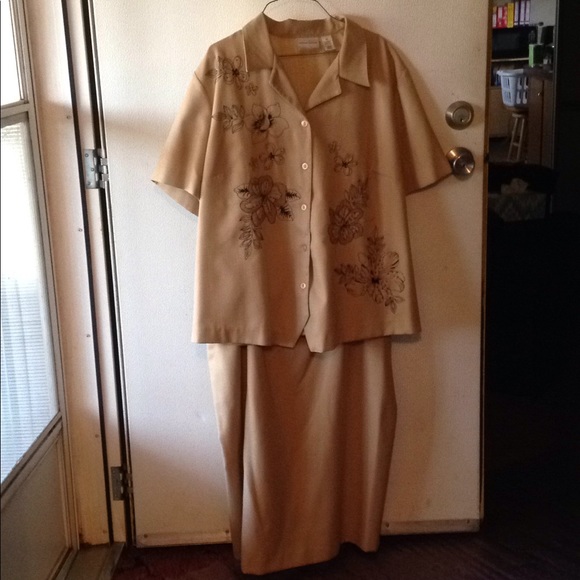 Alfred Dunner Dresses & Skirts - Alfred Dunner skirt set. 20/22W